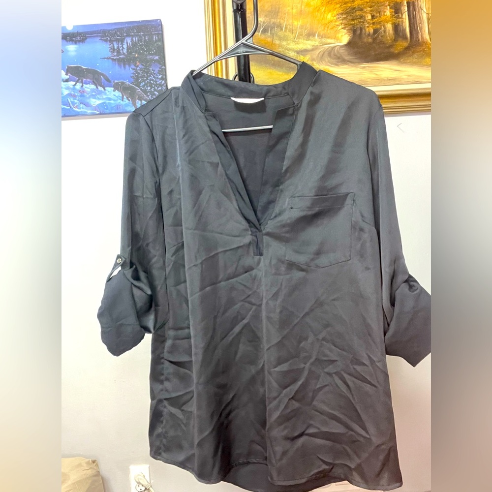 Calvin Klein Women’s Black Long Sleeve/Rollup W/Button V-Neck Blouse Size Medium